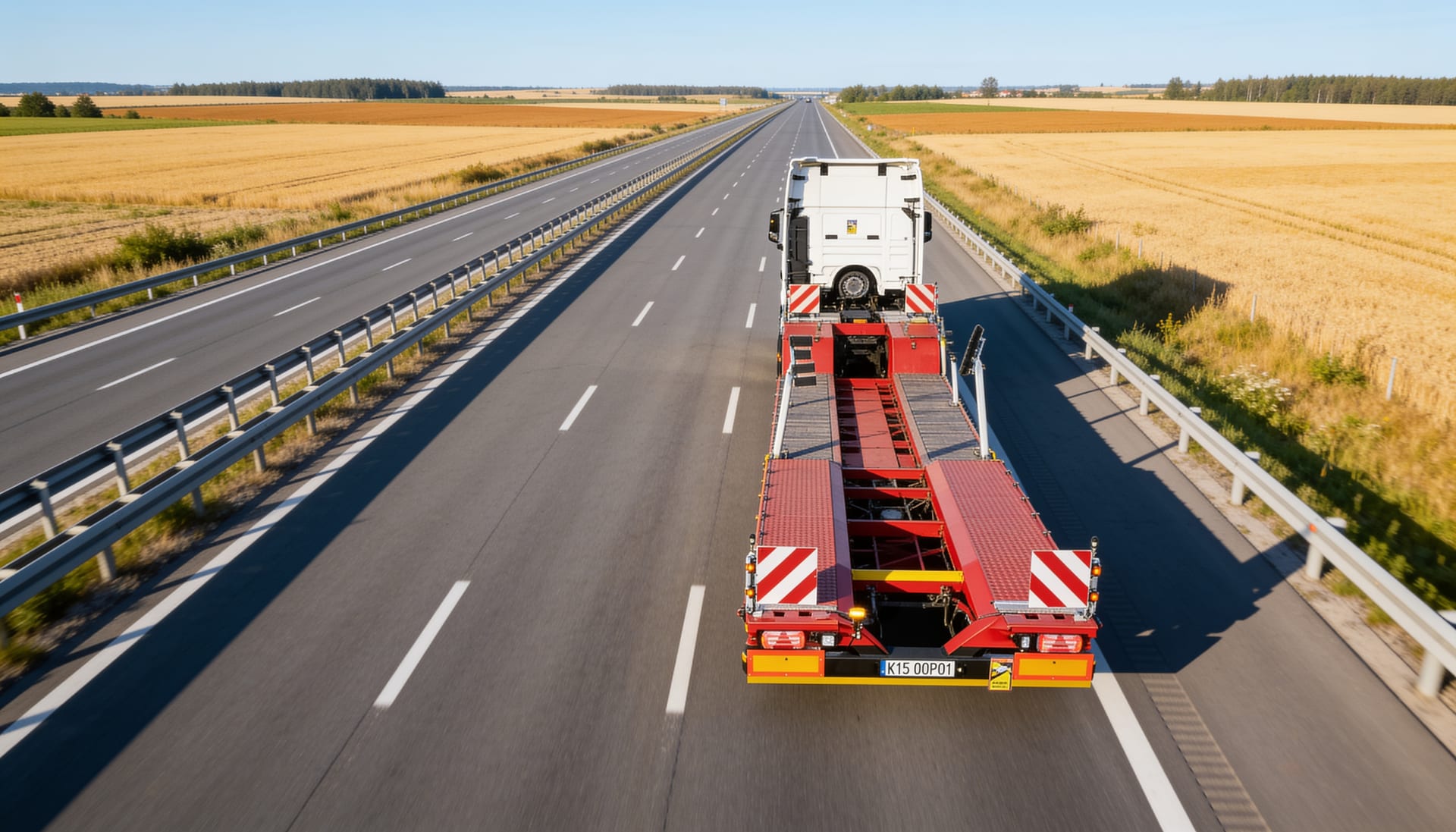 Naczepa niskopodwoziowa Krollseg na autostradzie